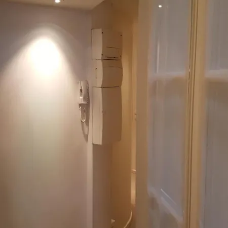 Inter-résidences Auprés Multirésidence De L'elysée Aparthotel Parigi