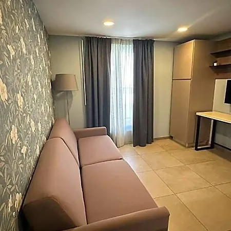 Inter-residences Aupres Multiresidence De L'elysee Aparthotel Parijs